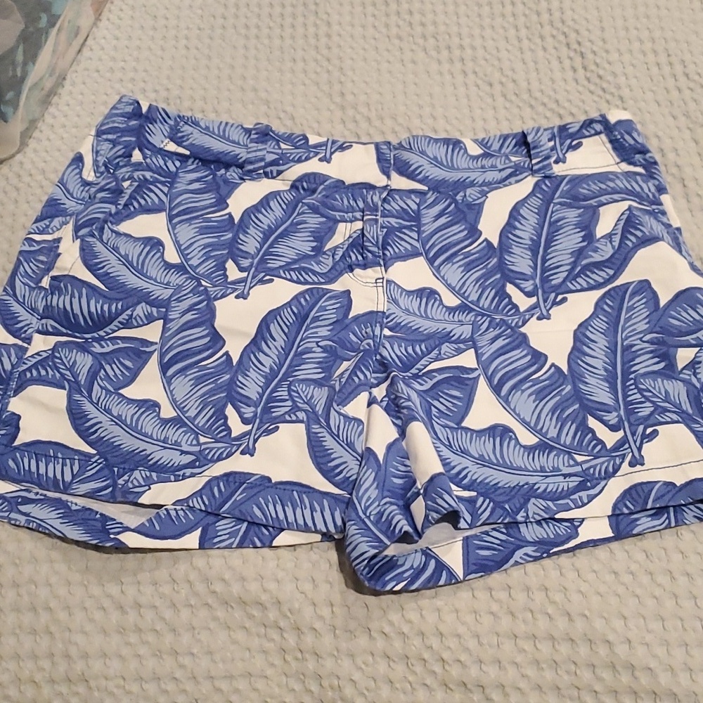 Vineyard Vines Blue and White Leaf Print Cotton Shorts